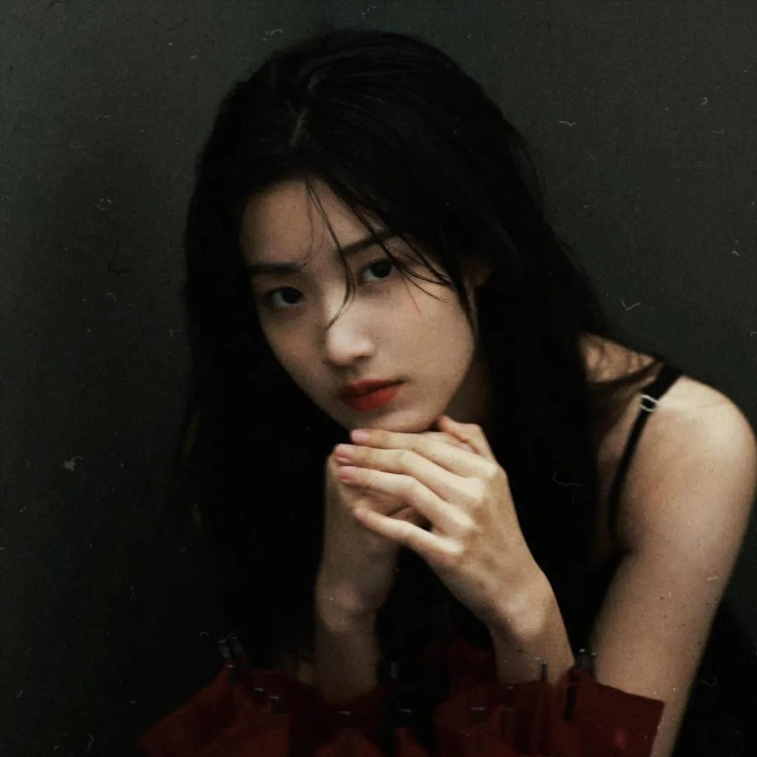 报告慕机长叶小姐单飞了